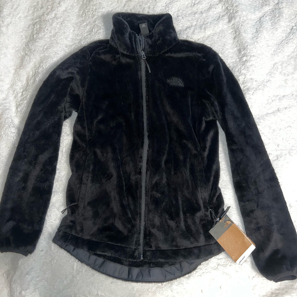 Brand new Women’s black Osito NorthFace jacket. Tags still on. 

Size XS